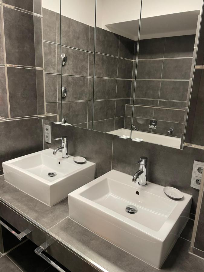 Appartamento Truretreats Design Loft Fuer 8 Personen I Riesige Kueche I Echarger I 65Z Smarttv I 150Qm Amburgo Esterno foto